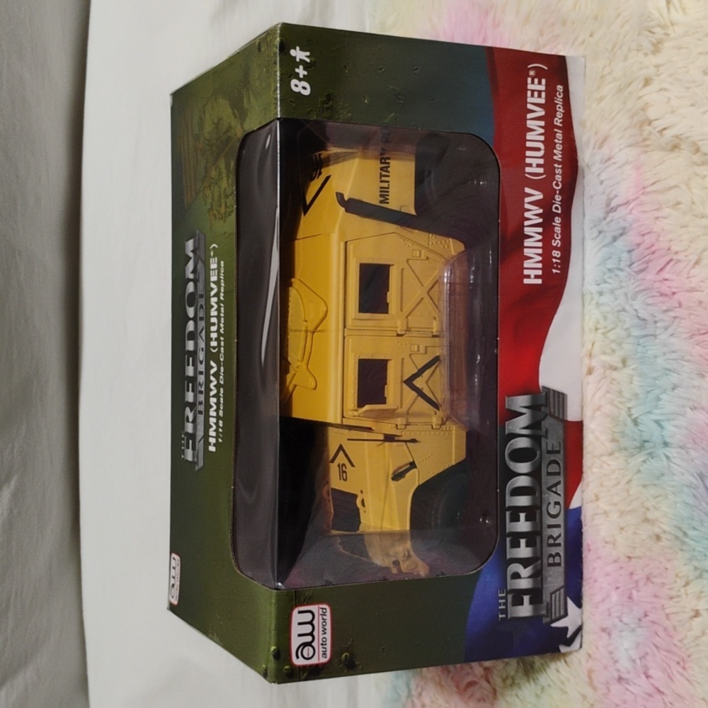 (A-5)(D-23) The Freedom Brigade 1:18 Scale Die Cast Metal Replica Humvee